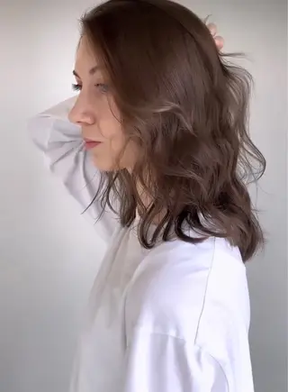 ミディアム karin💋海外 バタフライカットのヘアスタイル