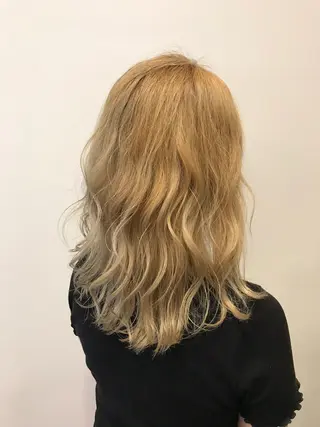 セミロング カラー デザインカラー🌈 高木リョウのヘアスタイル