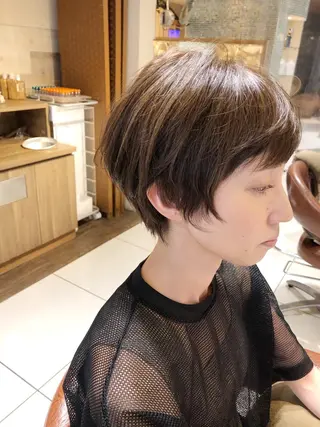 ショート カラー 【ディレクター 🧸🤍田澤 唯那】のヘアスタイル