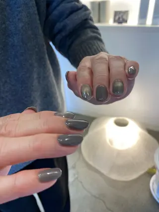 ネイル whitepaper 🔷IZUMIのネイルデザイン