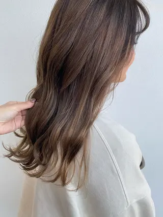 ロング カラー JILL ユキのヘアスタイル