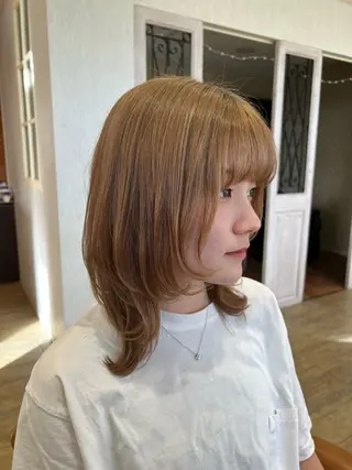 セミロング 長尾ゆりの/ボブ/ ベージュ/ハイトーンのヘアスタイル