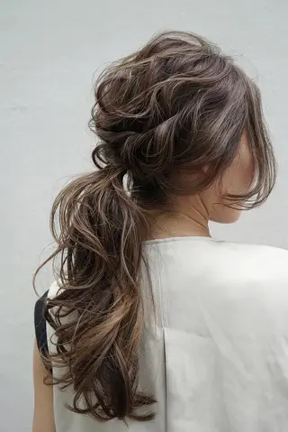 ロング カラー ヘアアレンジ WHOLE所属・花井 啓好のヘアスタイル