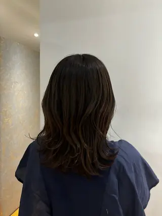 セミロング カラー 夏海 大宮美容室のヘアスタイル