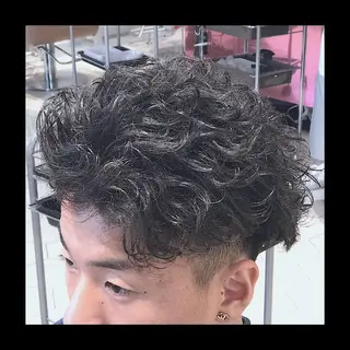 ショート パーマ 及川シゲル 髪質改善講師のヘアスタイル