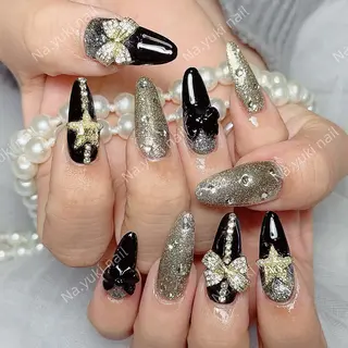 ネイル Queenie 🦋のネイルデザイン