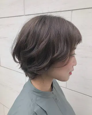 ショート カラー 丸山 史香のヘアスタイル