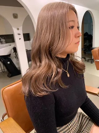 ミディアム mirai/ブリーチ ダブルカラーのヘアスタイル