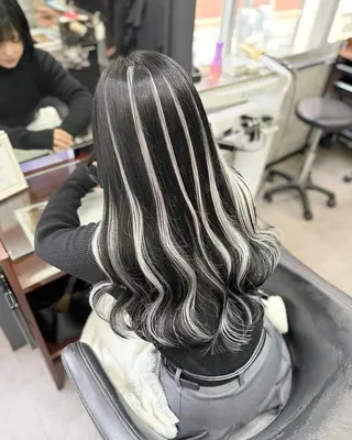 ロング 💎馴染むエクステ ×カラーTOMO💎のヘアスタイル