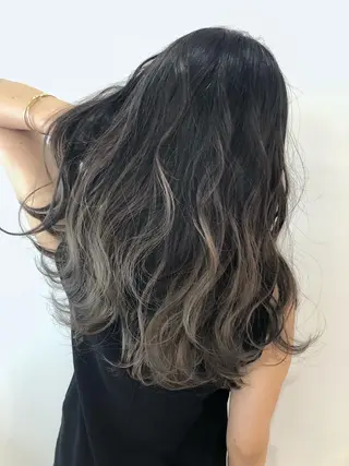 セミロング カラー 服部 樹季のヘアスタイル