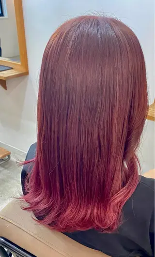 カラー 坂元 智恵のヘアスタイル