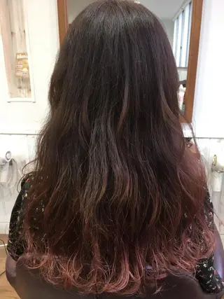 ロング カラー 塩崎 明菜のヘアスタイル