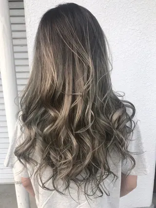 ロング カラー レイヤーカット匠 イソザキノリユキのヘアスタイル