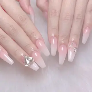 ネイル Mari 🎀六月移転のネイルデザイン