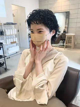 ショート カラー パーマ 新海 芳樹のヘアスタイル