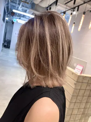 ミディアム 渋谷ハイトーン/ デザインカラー阿部のヘアスタイル