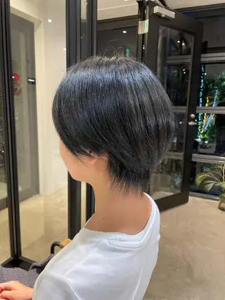 ショート カラー 頼金 愛海のヘアスタイル