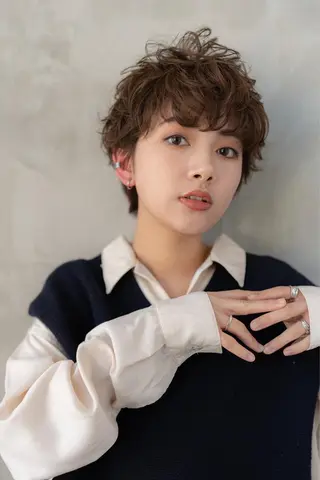 ショート カラー 🉐レイヤー/塩見 弘樹🉐渋谷のヘアスタイル