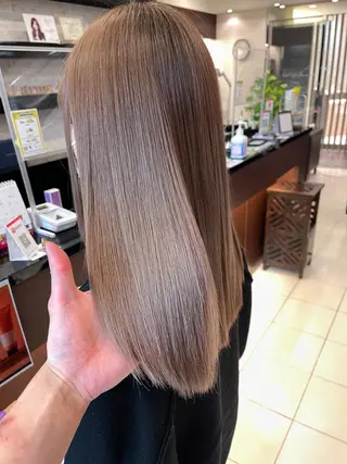 ロング カラー Kamie みかじりのヘアスタイル