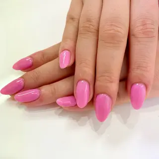 ネイル esNAIL新宿西口店所属・emi esNAILのネイルデザイン
