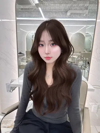 ロング 福間克徳/顔まわり /レイヤーカットのヘアスタイル