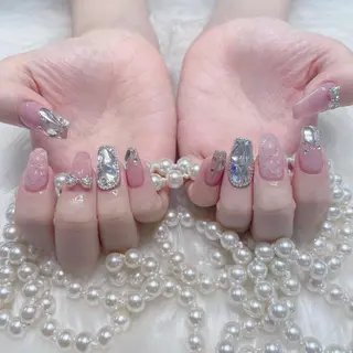 ネイル Go  Today シェアサロン 新宿Gratia店所属・杉山 栞のネイルデザイン