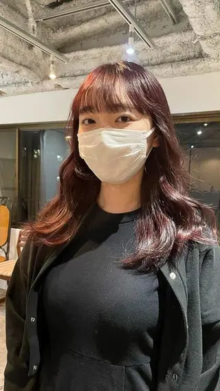 ミディアム カラー CEINE+ officialのヘアスタイル