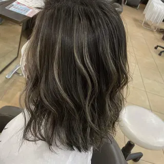 ミディアム lien ヒジリのヘアスタイル