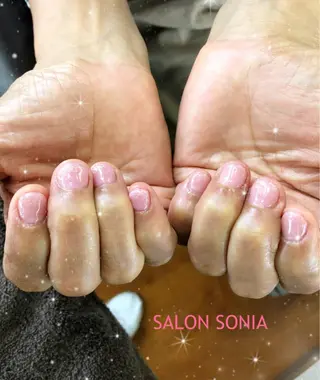 ネイル 小顔・毛穴・たるみ ネイル　似内真樹のエステ・リラクイメージ