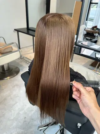 ミディアム 縮毛矯正  髪質改善 酸性ストレート特化のヘアスタイル
