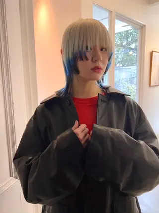 セミロング カラー ブリーチカラーが人気 onnuのヘアスタイル