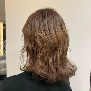 ミディアム 長井 麻帆のヘアスタイル