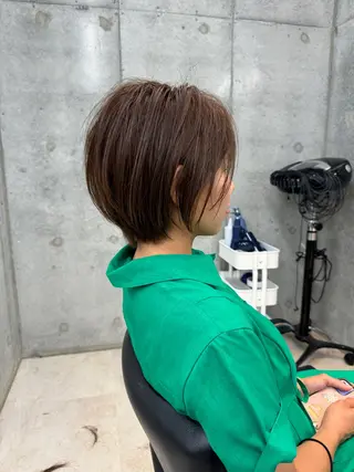 ショート カラー laff 新宿所属・ボブ/ケアパーマ/ レイヤー/縮毛矯正のヘアスタイル