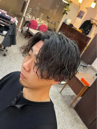 ミディアム パーマ CuMARi所属・🔥フェード 🔥パーマ／メッシュのヘアスタイル
