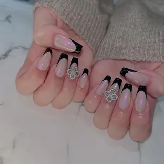 ネイル NEO Beauty Salon所属・𝐍𝐄𝐎 𝐉𝐔𝐑𝐈のネイルデザイン