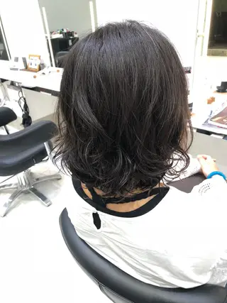 ミディアム 岸 保奈美のヘアスタイル