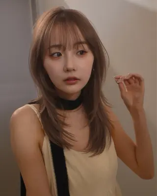 ミディアム カラー aya / カットカラーのヘアスタイル