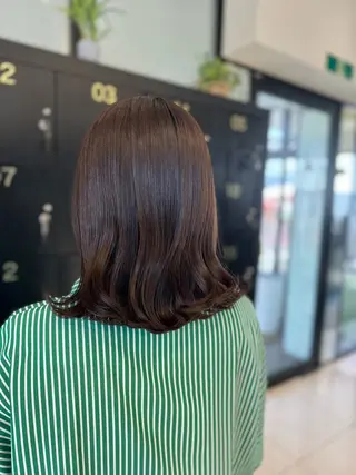 ミディアム カラー 伊藤 柚奈のヘアスタイル