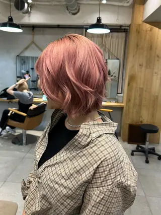 カラー moeka 表参道のヘアスタイル