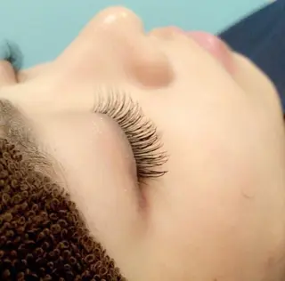 マツエク・マツパ アティリー 西梅田のヘアスタイル