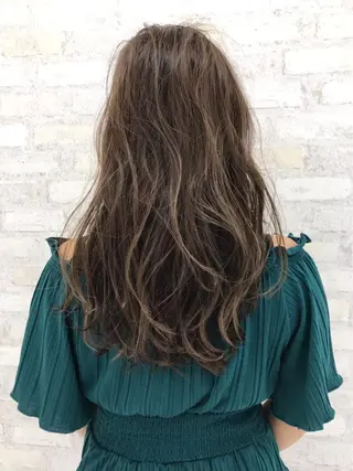 ロング カラー パーマ ORO塚口店所属・新店舗ORO塚口店 駅から徒歩4分🚶のヘアスタイル