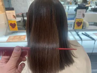 セミロング 髪質改善カラー 清利あやなのヘアスタイル