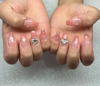 ネイル VIERU 🌈🎀💖のネイルデザイン