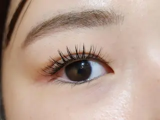 マツエク・マツパ 💜bora .のネイルデザイン