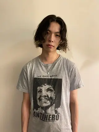 ミディアム パーマ 7Bridge所属・レイヤーカット 小西貫太のヘアスタイル