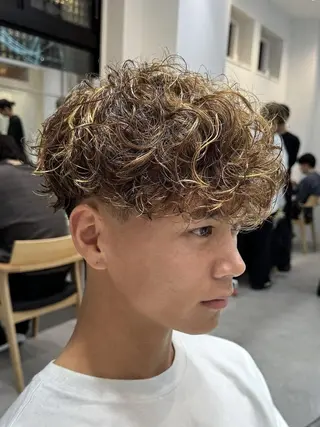 パーマ メンズ fifth men's原宿所属・fifth/原宿/ シャドウパーマ/カズのヘアスタイル