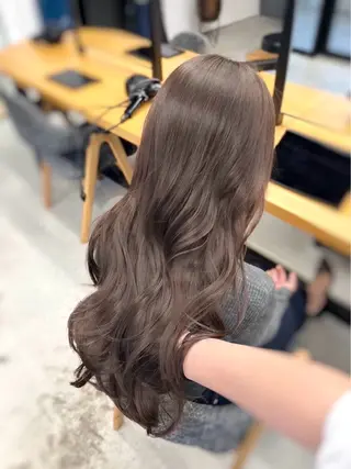 セミロング カラー 渋谷/レイヤー 透明感ﾊｯｼｭｶｯﾄのヘアスタイル