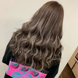 ロング カラー ブリーチとエクステ 最後の砦🤍アミルのヘアスタイル