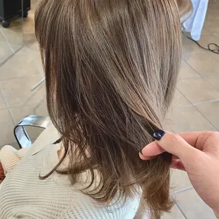 ミディアム カラー 明石遼/ベージュ / ピンクのヘアスタイル