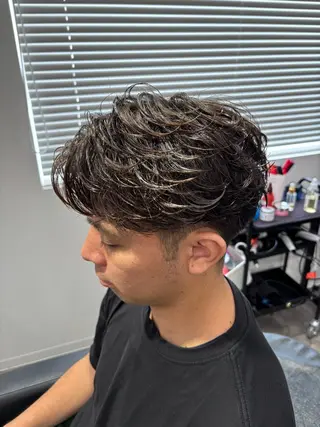 メンズ フェザーパーマ職人 🪽yutoのヘアスタイル